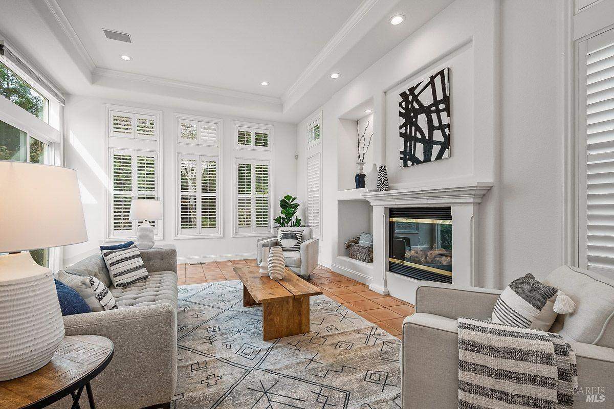 1821 Sleepy Hollow Ln