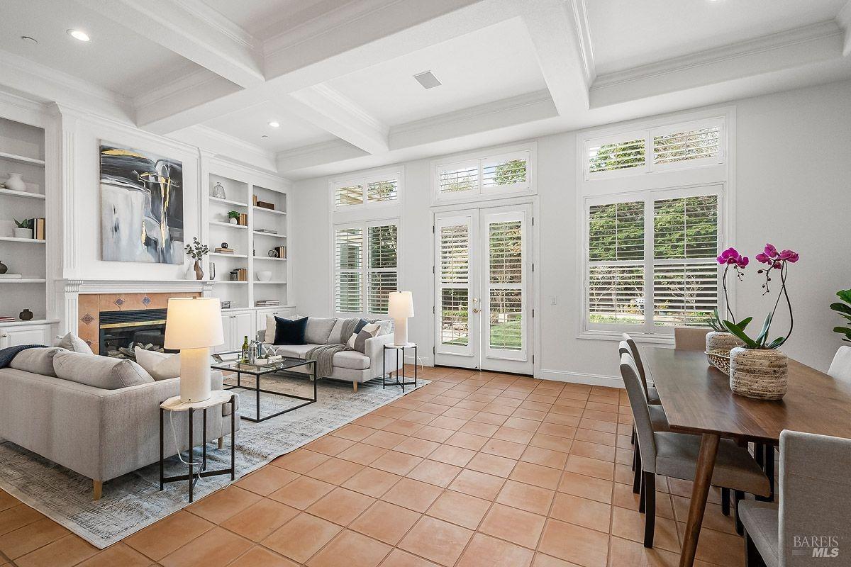 1821 Sleepy Hollow Ln