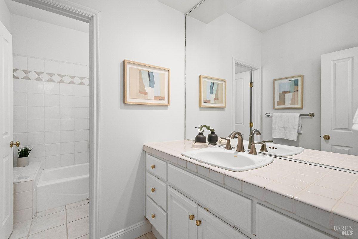 1821 Sleepy Hollow Ln