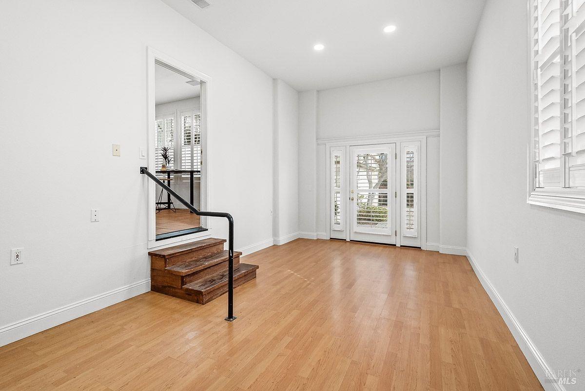 1821 Sleepy Hollow Ln