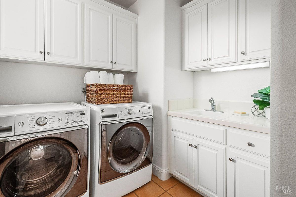 1821 Sleepy Hollow Ln