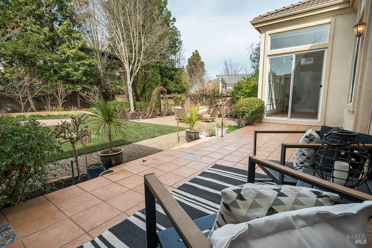 1821 Sleepy Hollow Ln