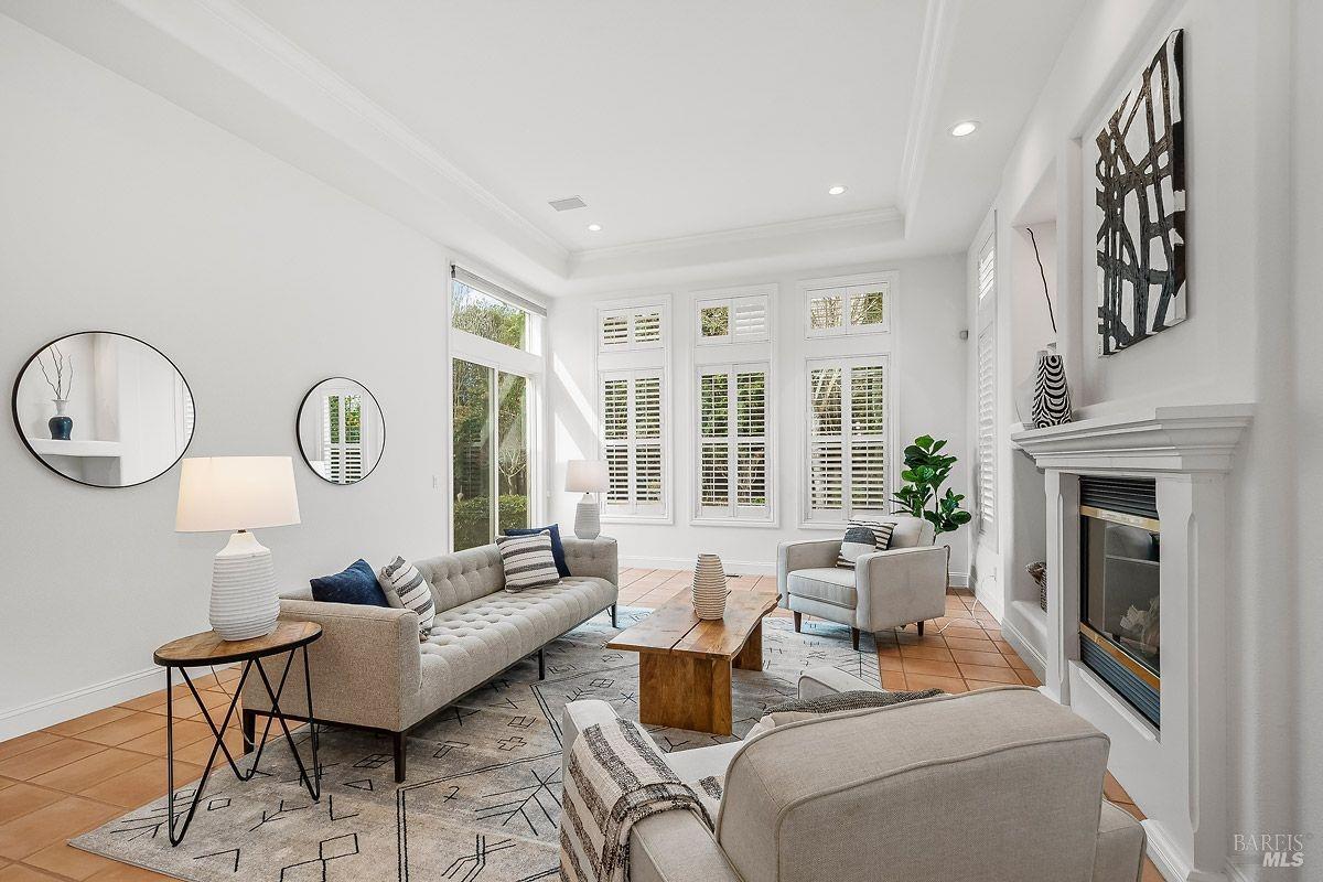 1821 Sleepy Hollow Ln