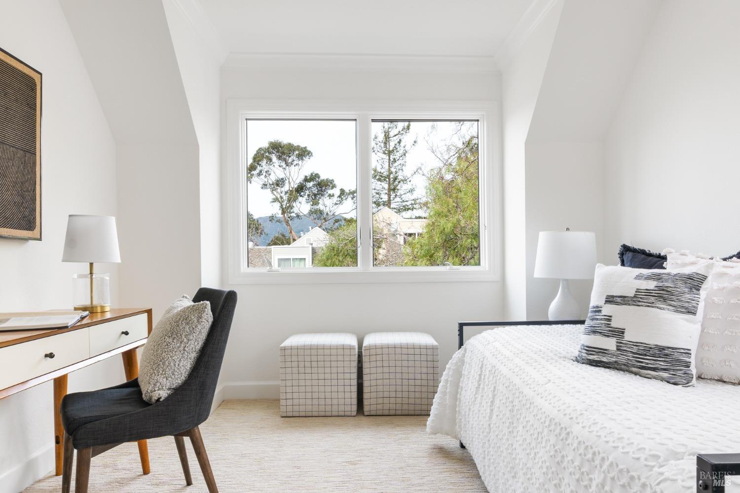 50 Milland Dr