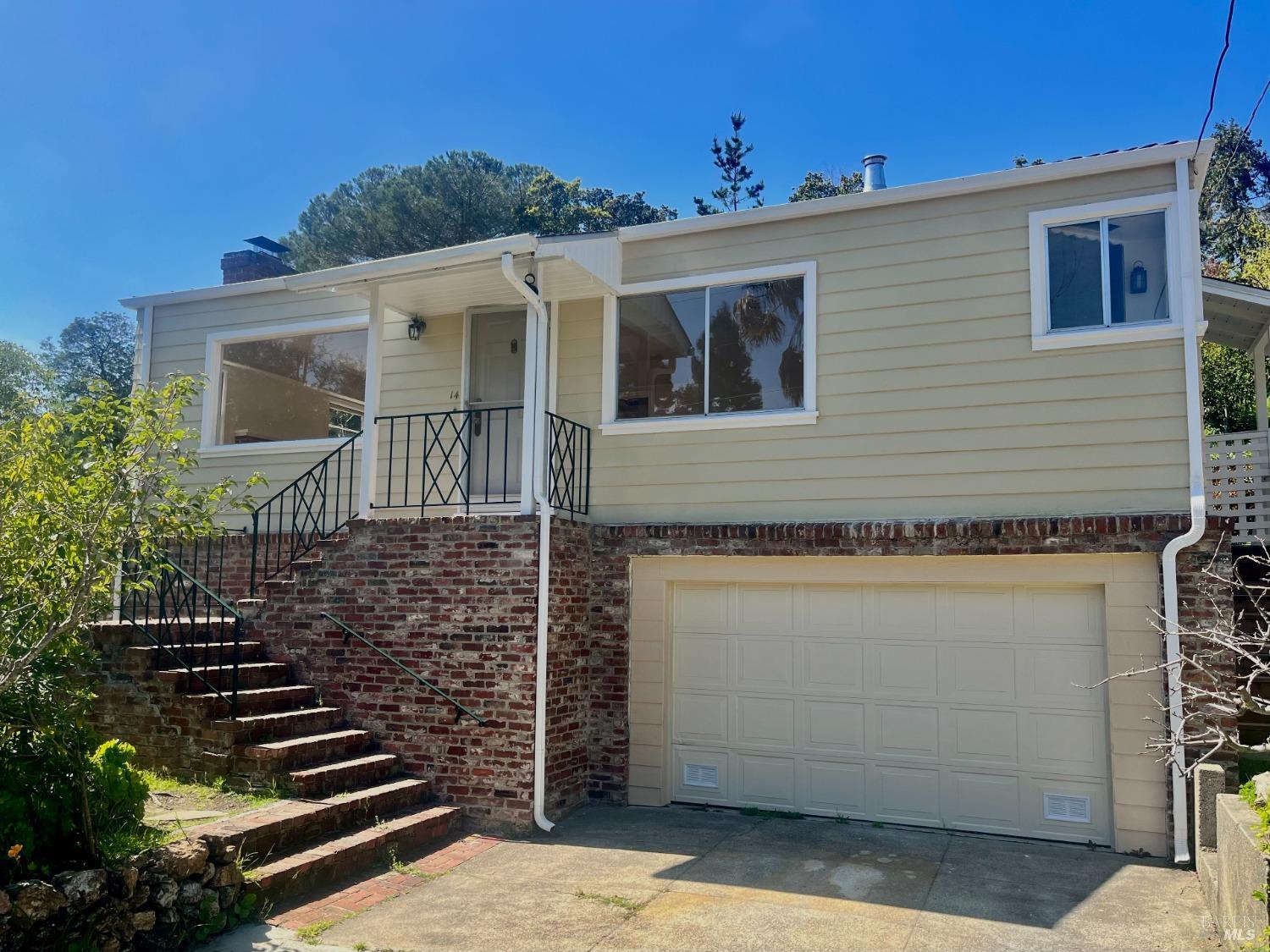 14 Belle Ave