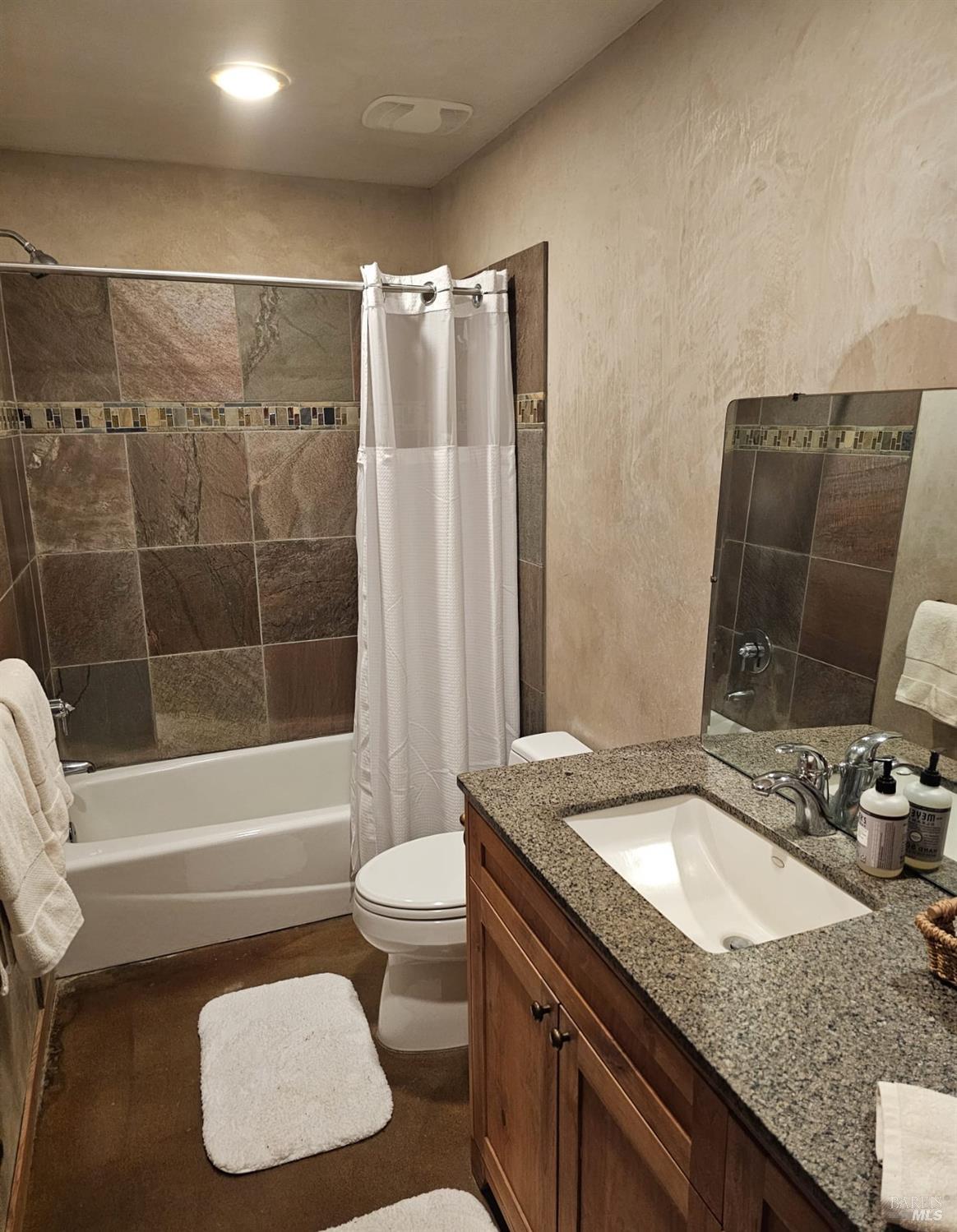 4152 S Summit View Dr