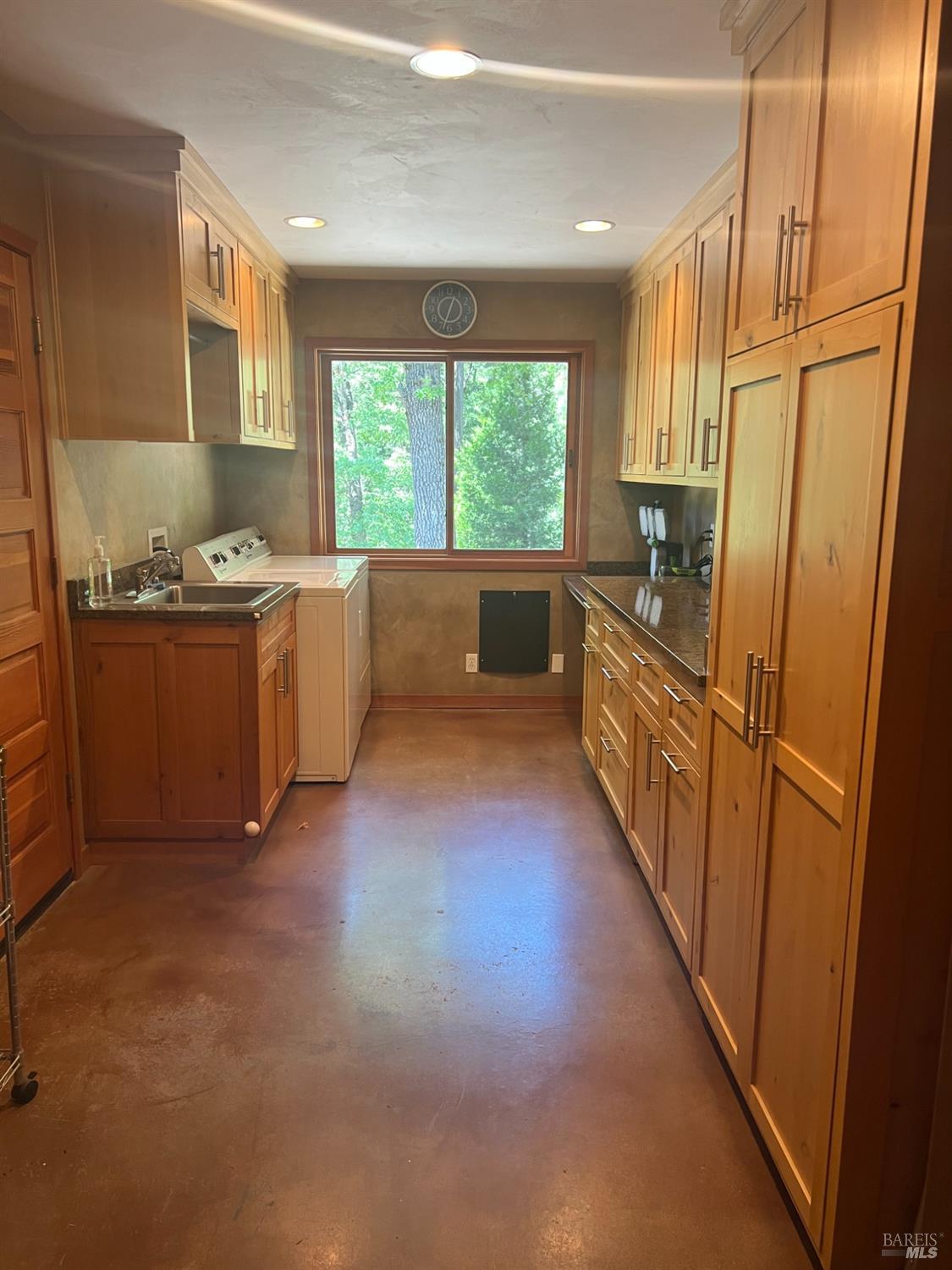 4152 S Summit View Dr