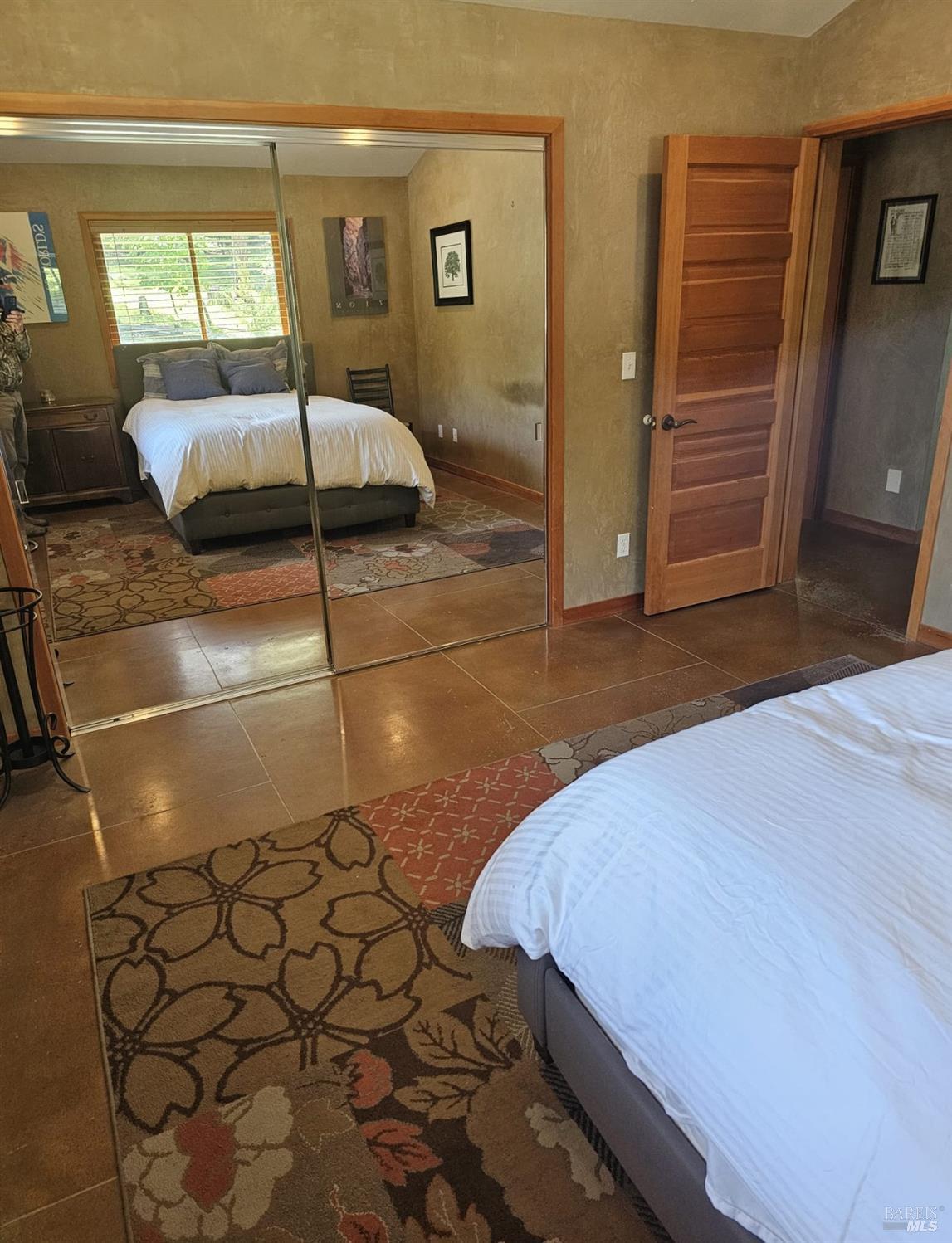 4152 S Summit View Dr