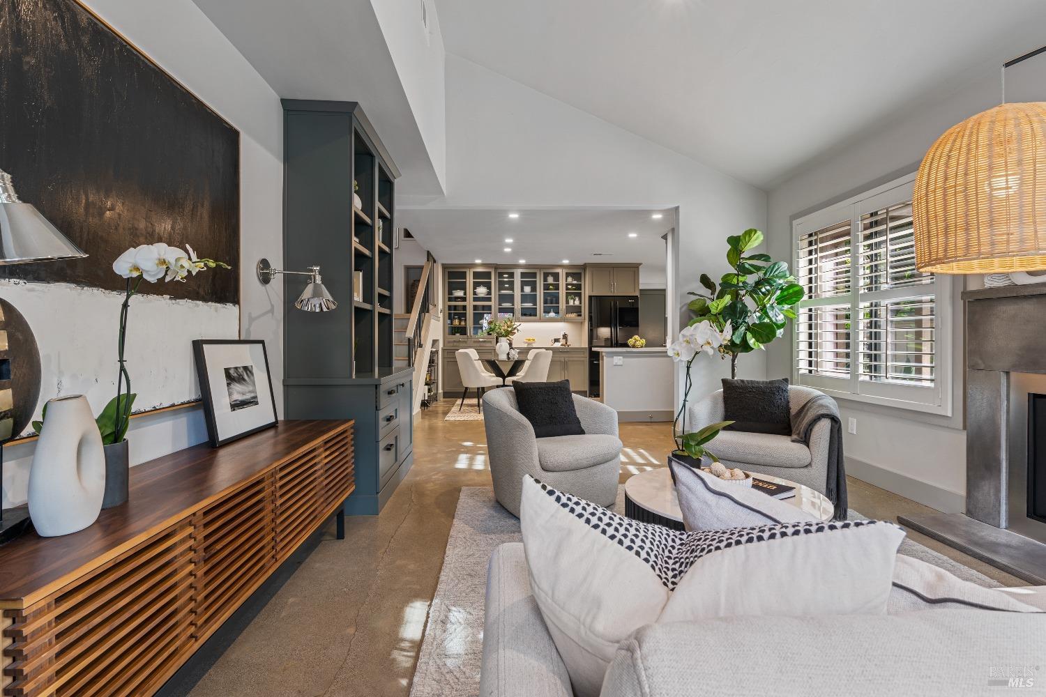 13 Prairie Falcon Dr