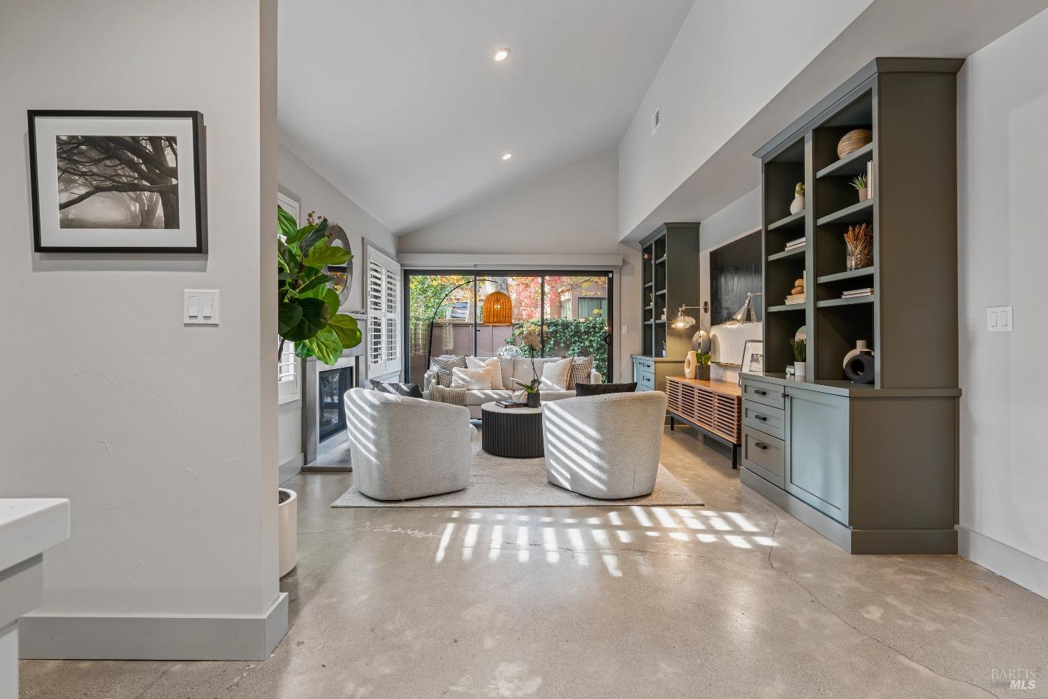 13 Prairie Falcon Dr