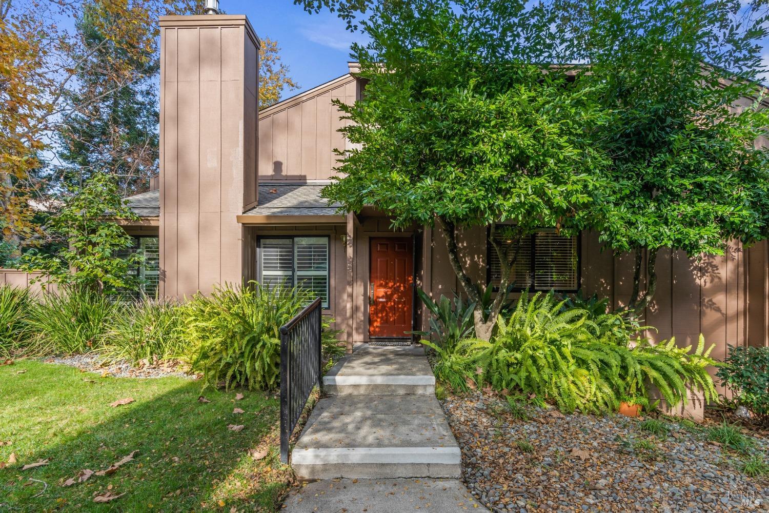 13 Prairie Falcon Dr