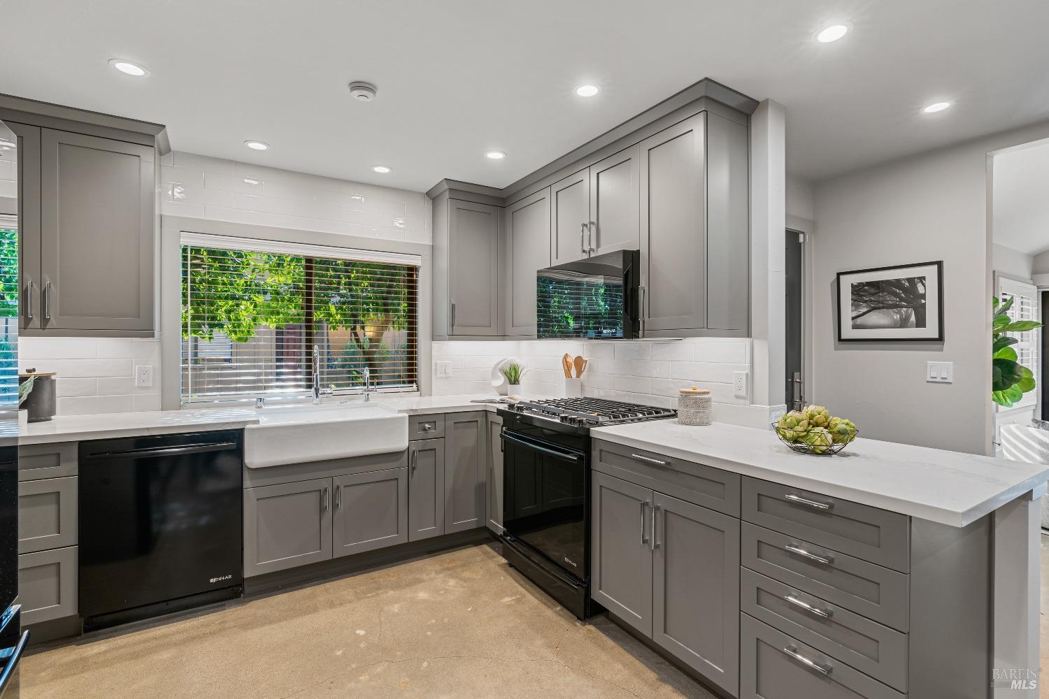 13 Prairie Falcon Dr