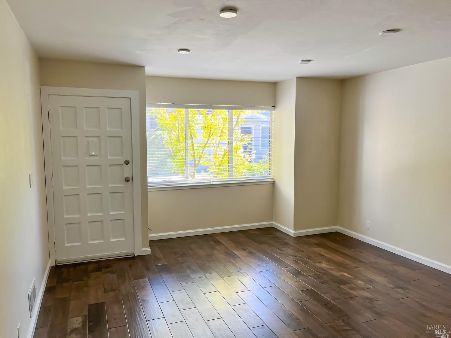 160 Mariner Green Ct