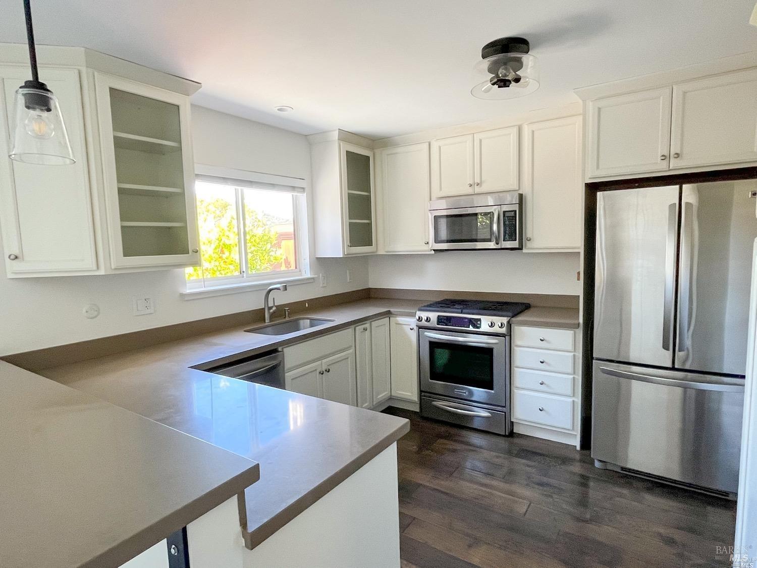 160 Mariner Green Ct