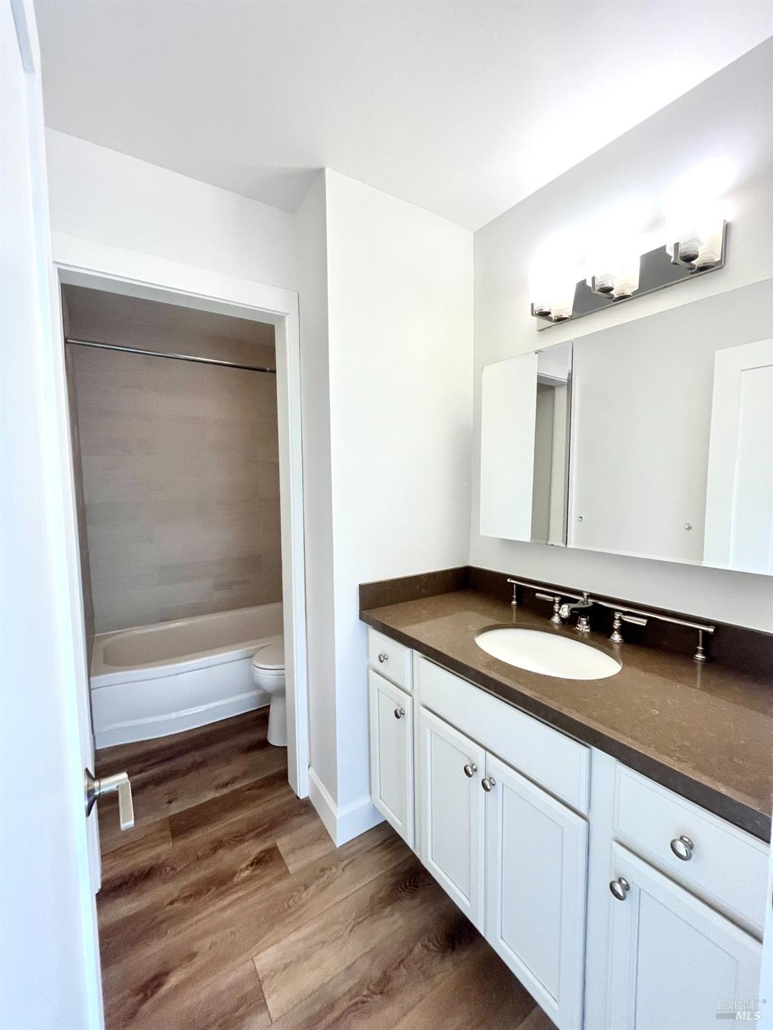 160 Mariner Green Ct