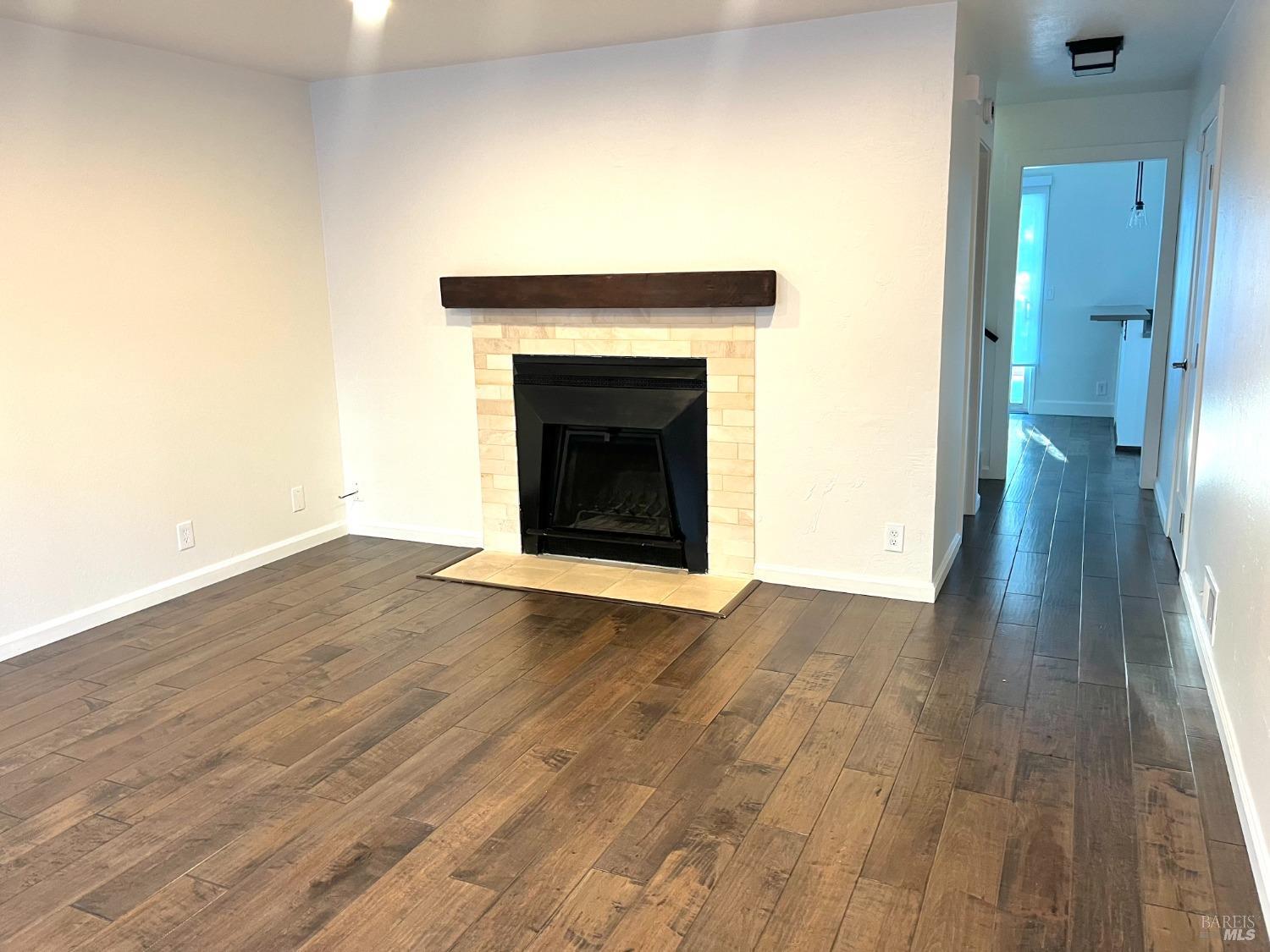 160 Mariner Green Ct