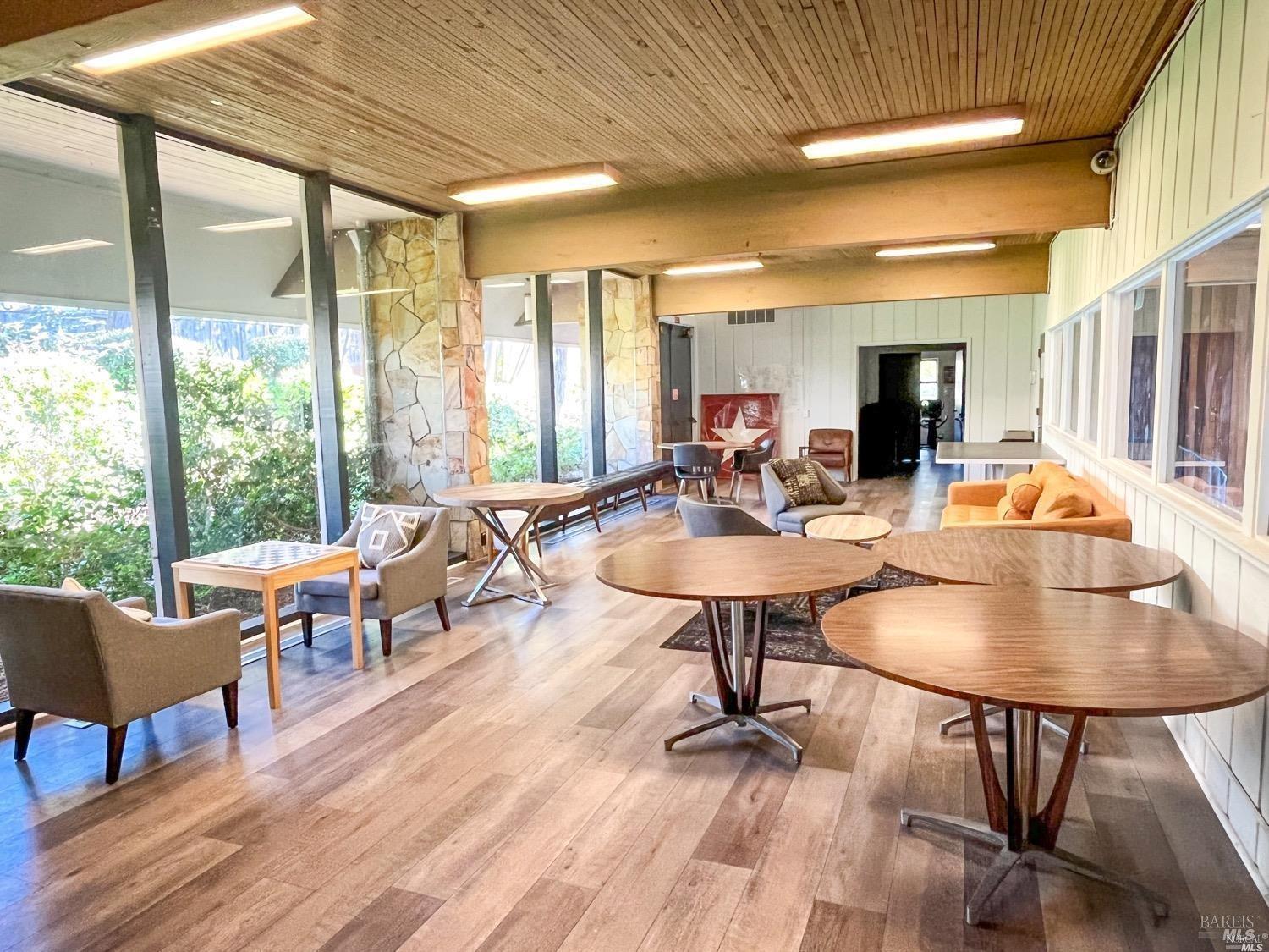 160 Mariner Green Ct