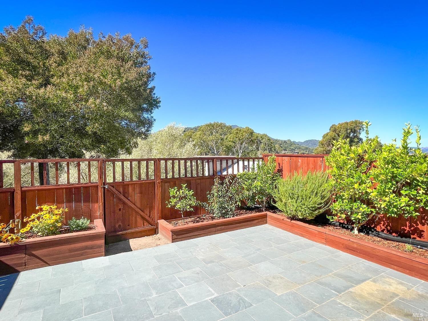 160 Mariner Green Ct