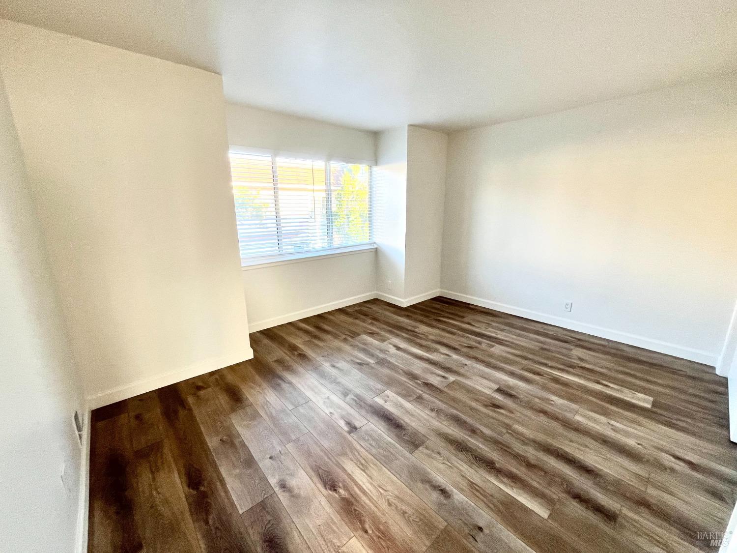 160 Mariner Green Ct