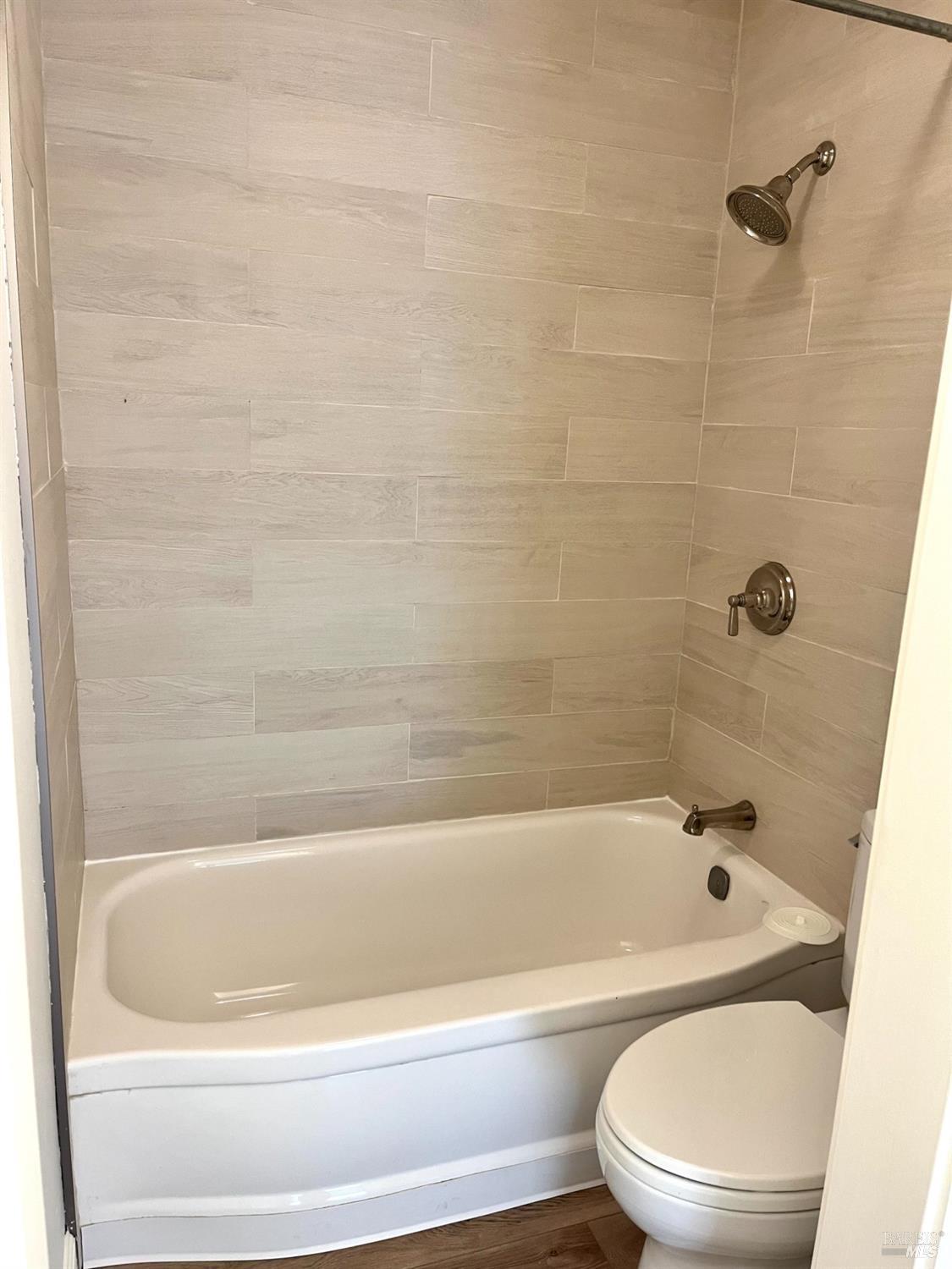 160 Mariner Green Ct