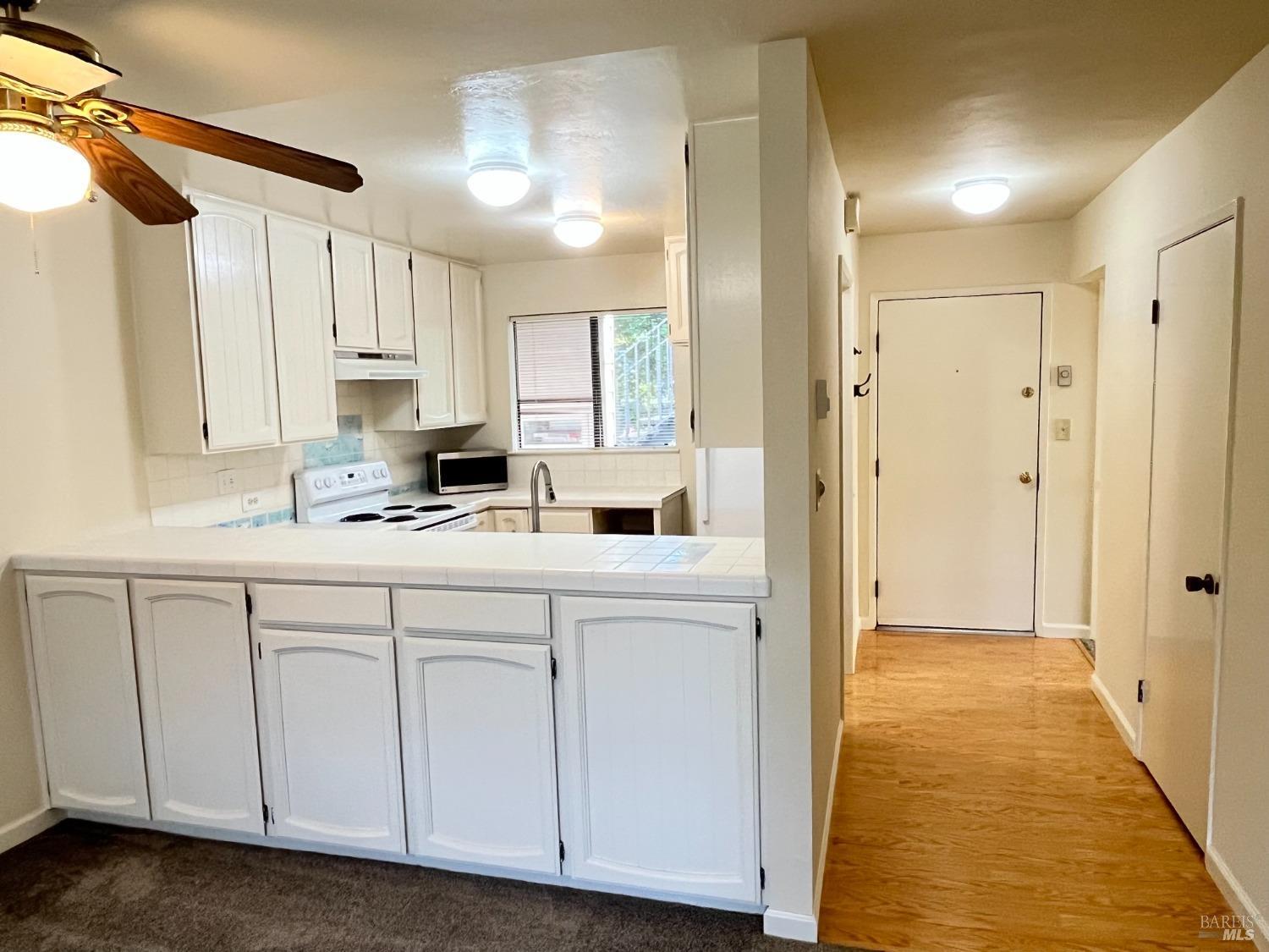 652 Via Casitas