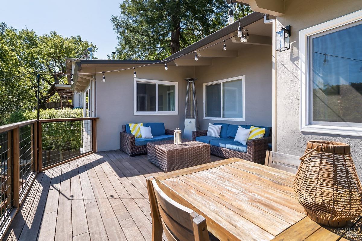 5 Oak Springs Dr