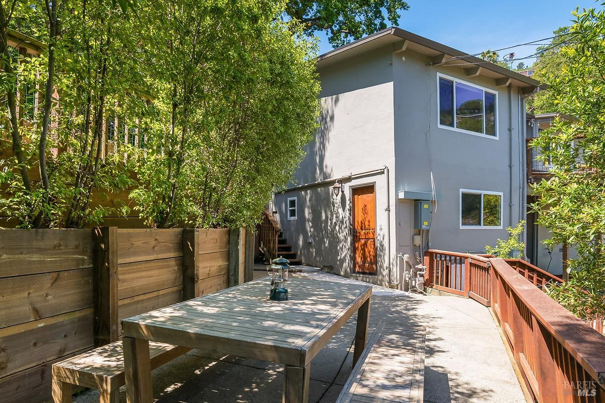 5 Oak Springs Dr