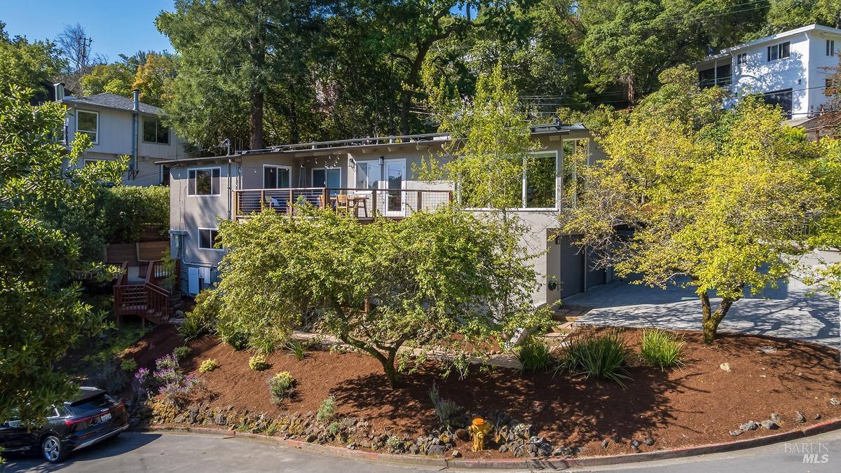 5 Oak Springs Dr