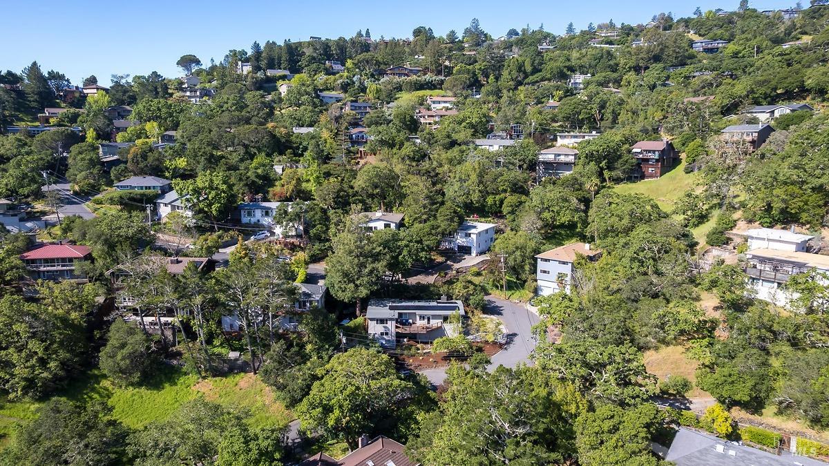 5 Oak Springs Dr