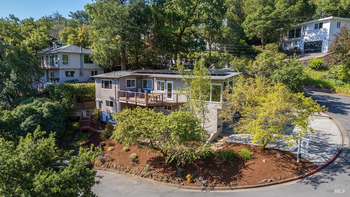 5 Oak Springs Dr