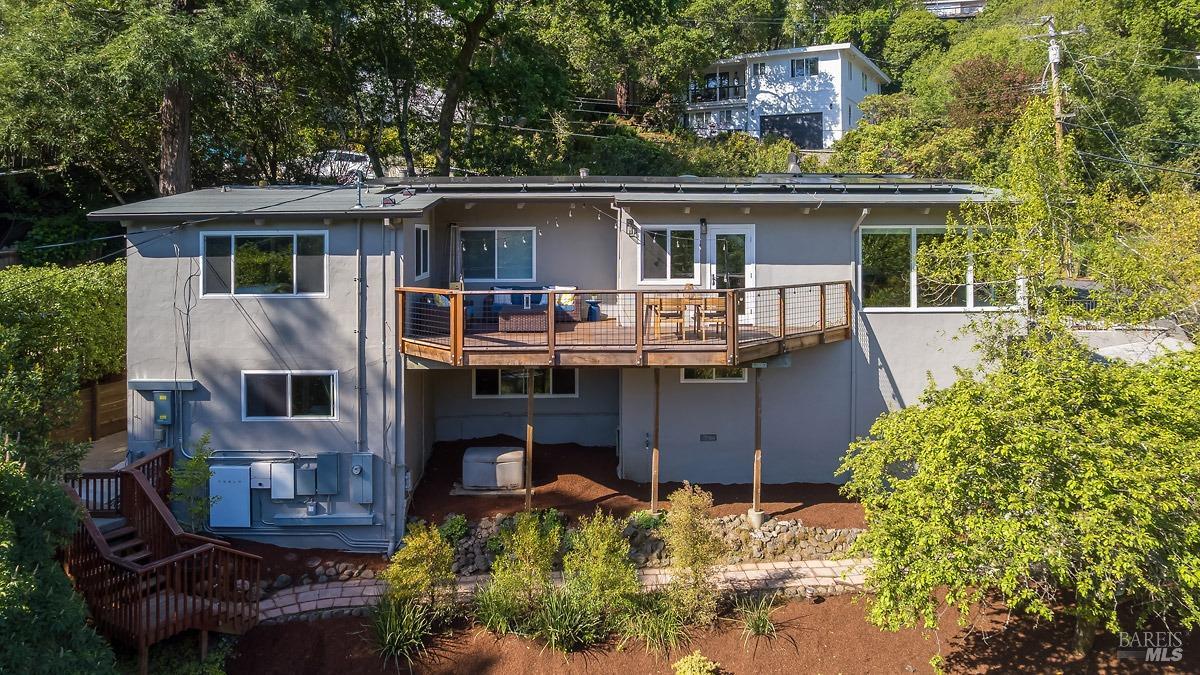 5 Oak Springs Dr