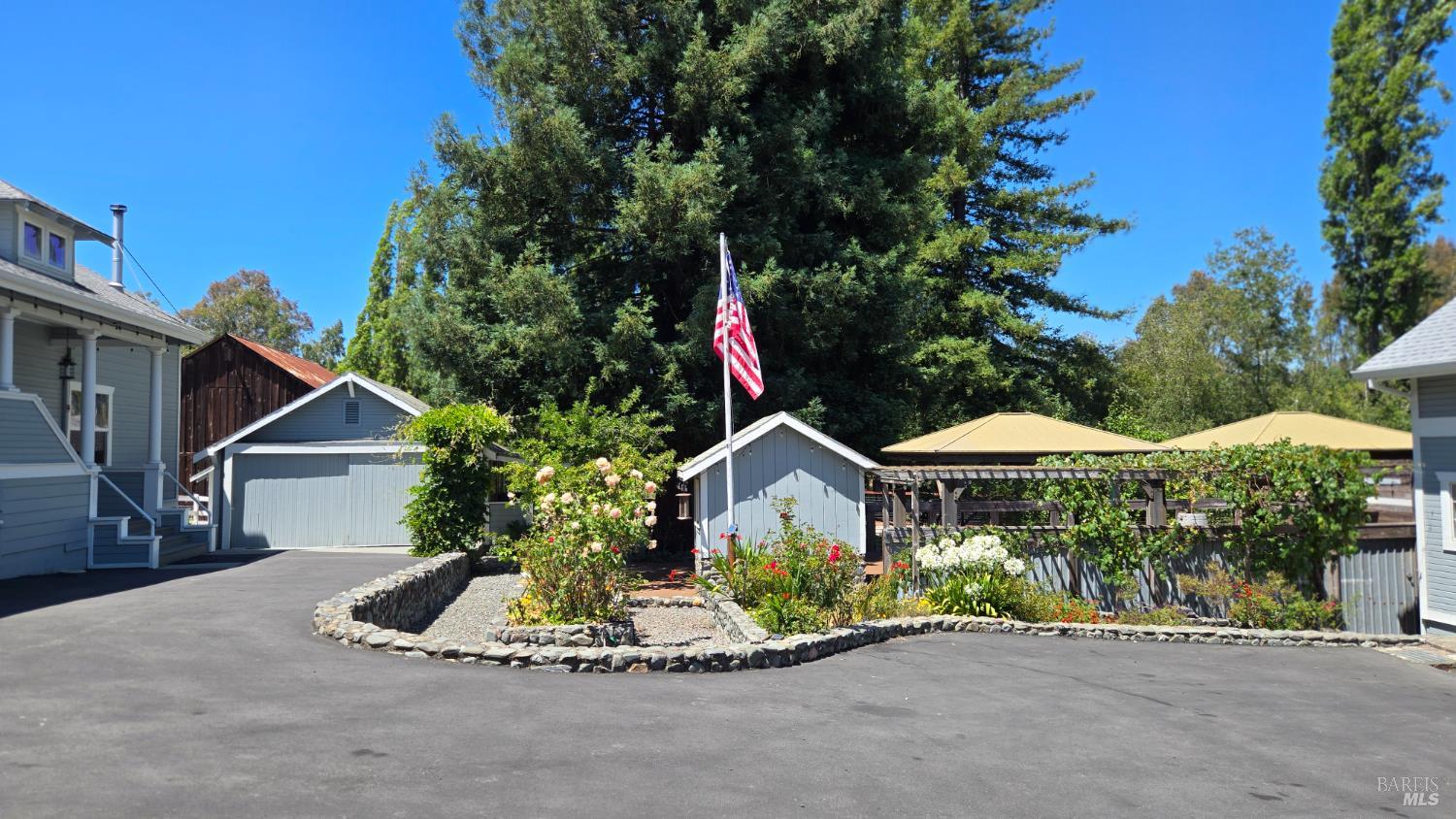 125 Adobe Rd