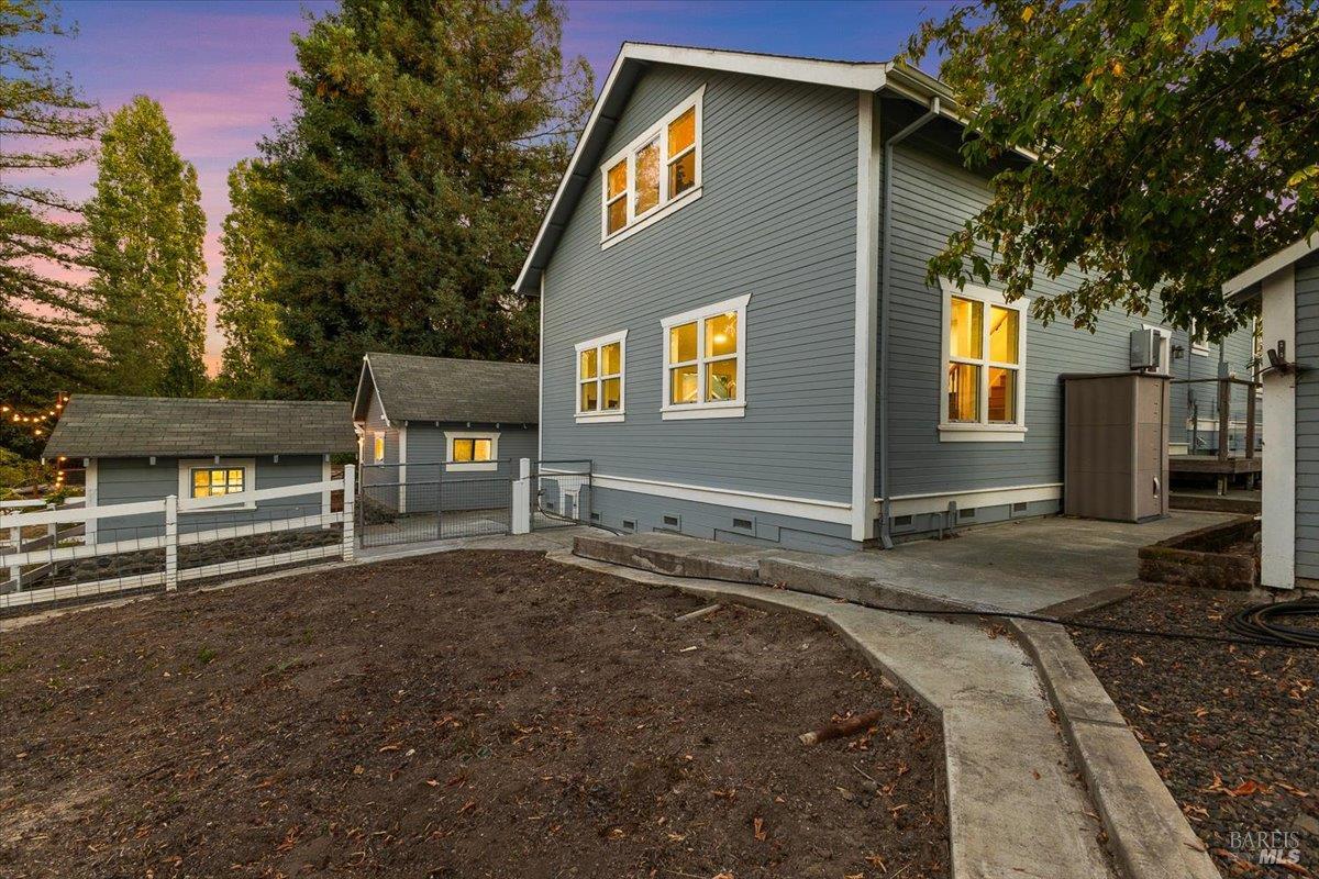 125 Adobe Rd