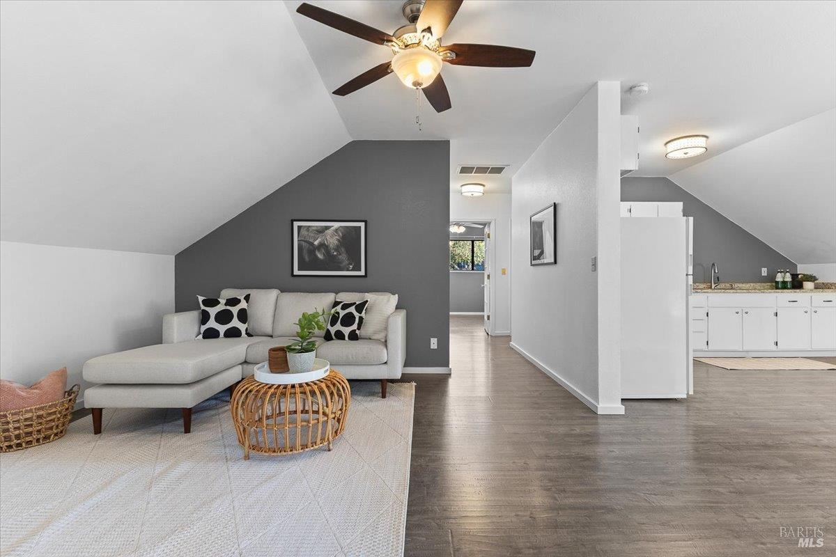 125 Adobe Rd