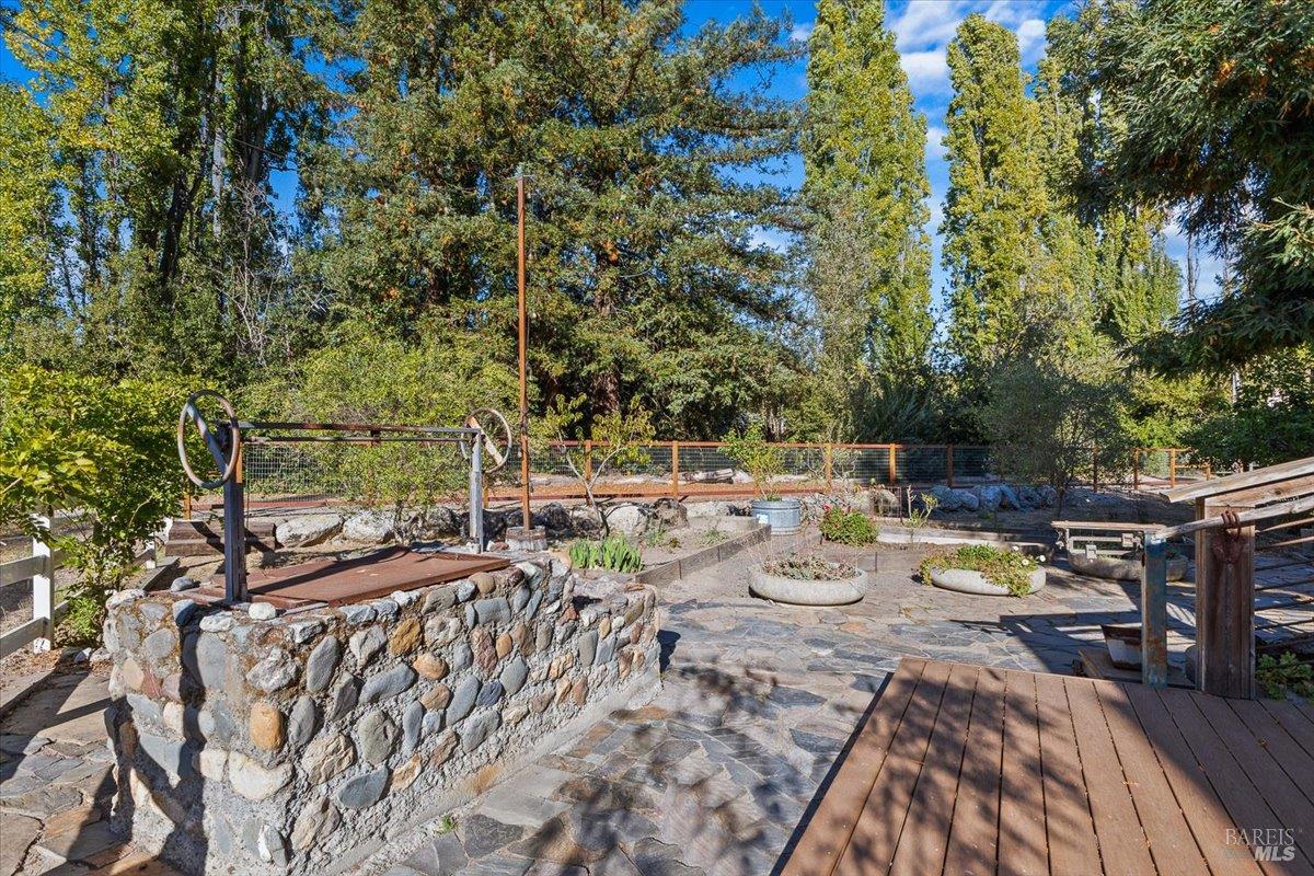 125 Adobe Rd