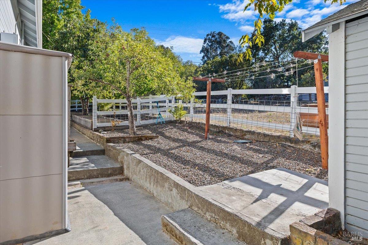 125 Adobe Rd