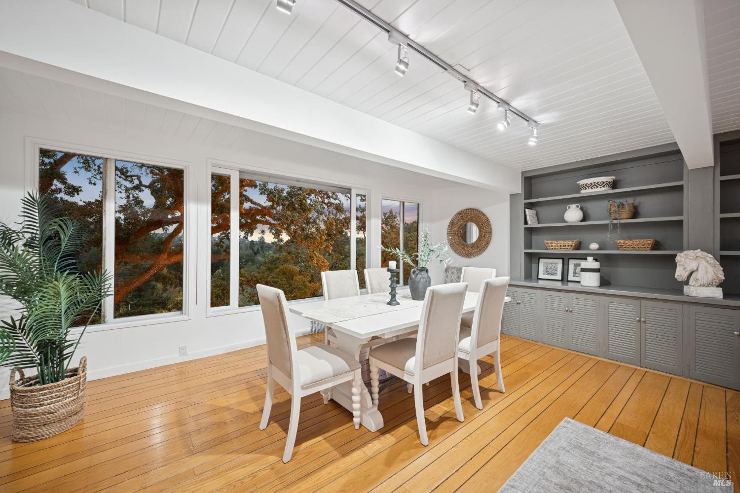 125 Oak Ave Unit:  