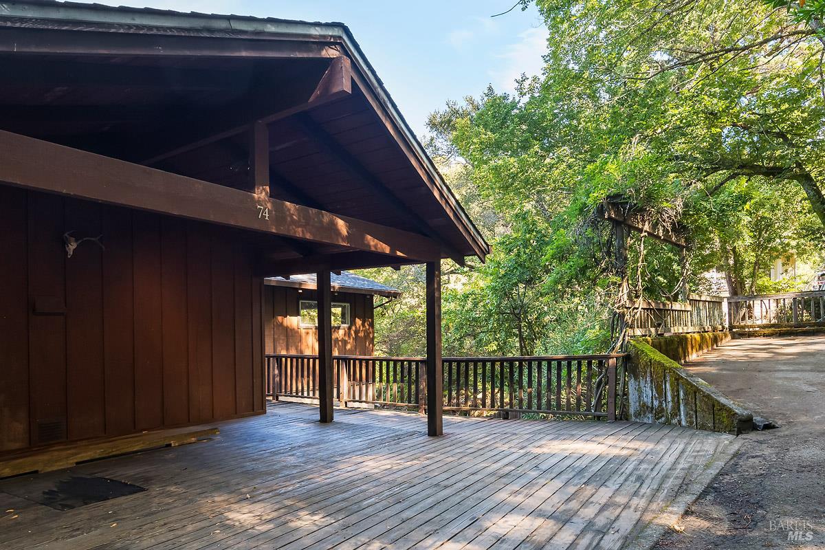 74 Spring Ln