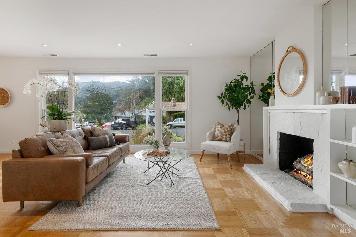 40 Hacienda Ct