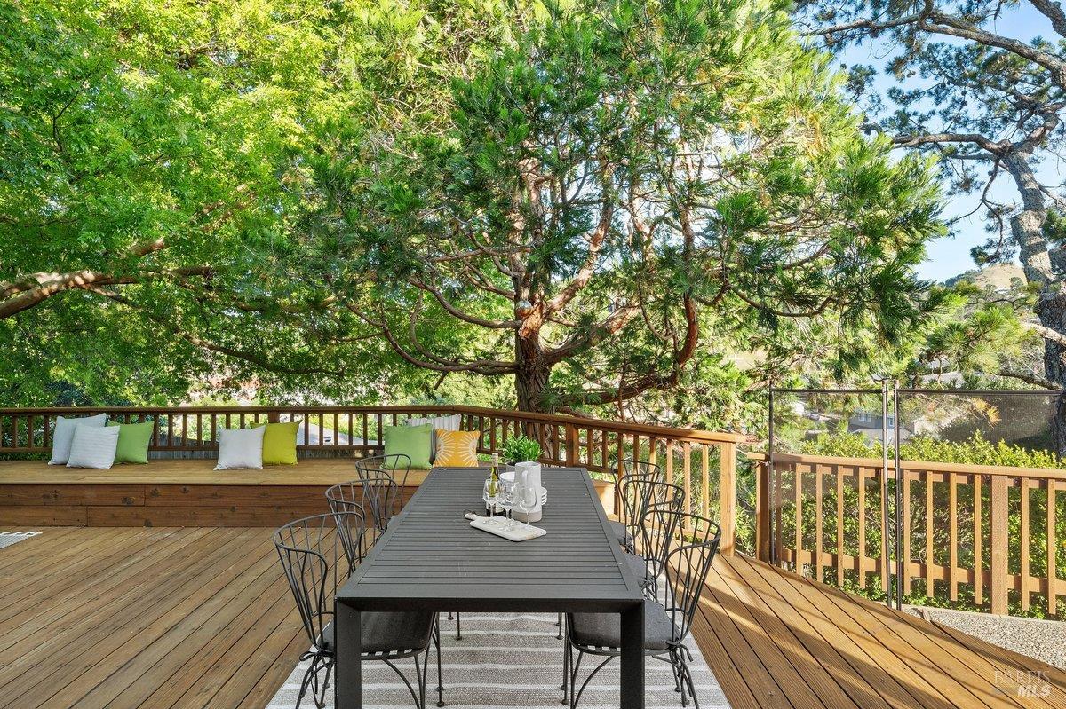 116 Twelveoak Hill Drive