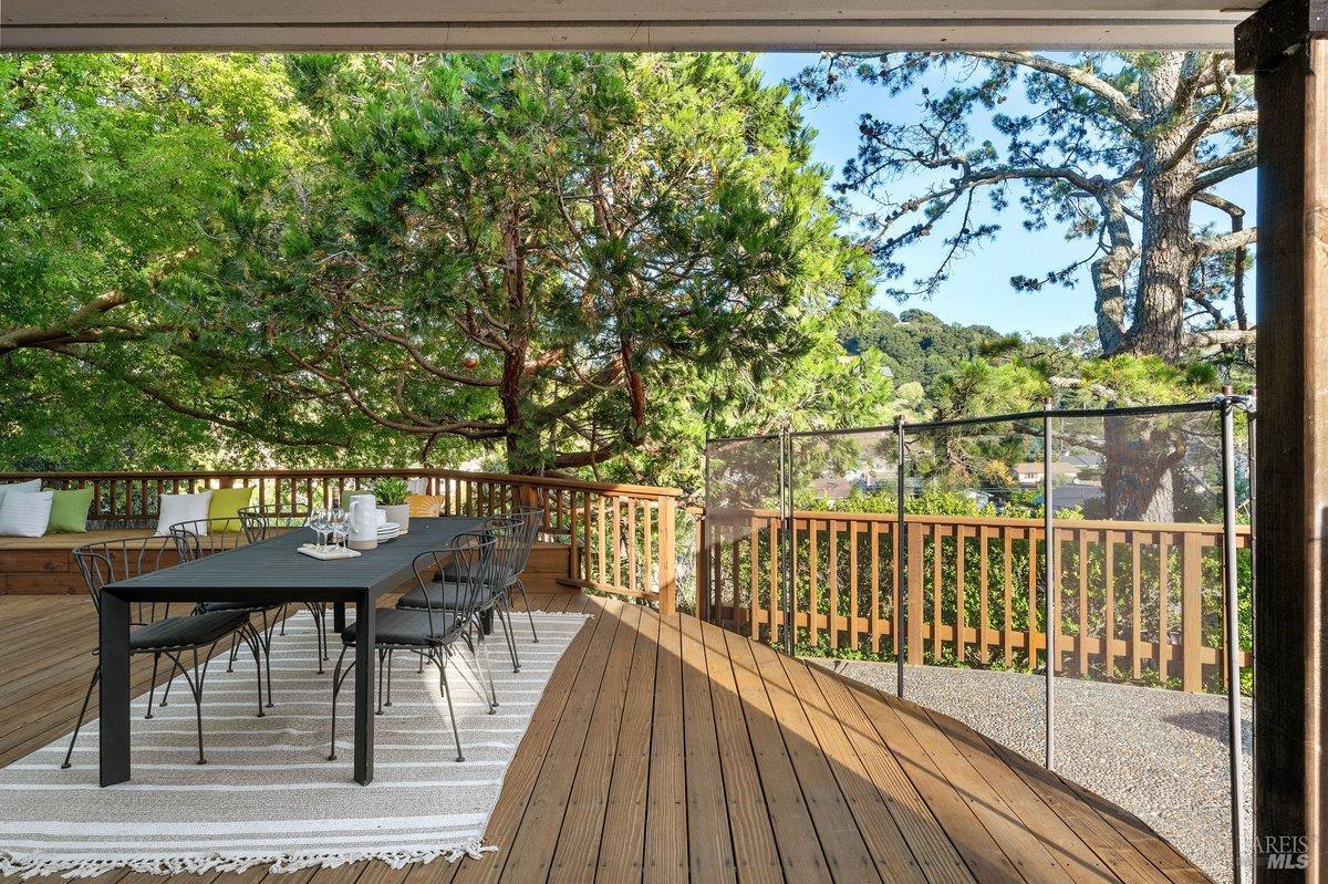 116 Twelveoak Hill Drive