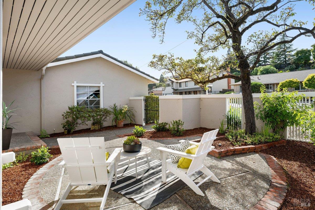 116 Twelveoak Hill Drive