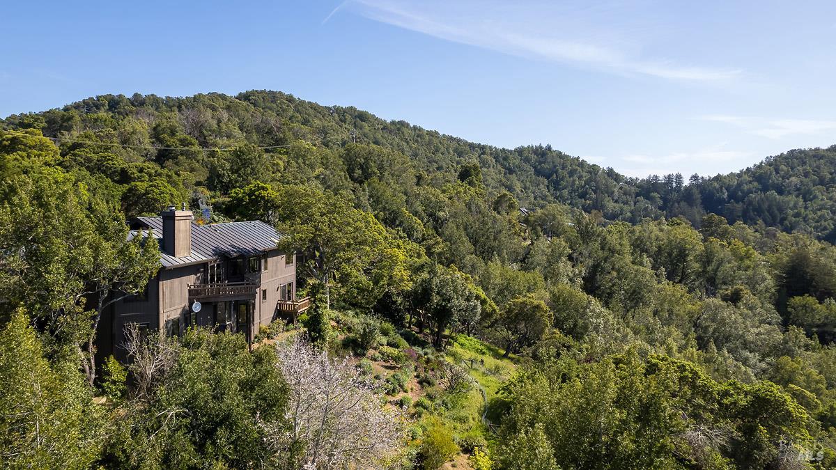 1100 Bayhills Drive