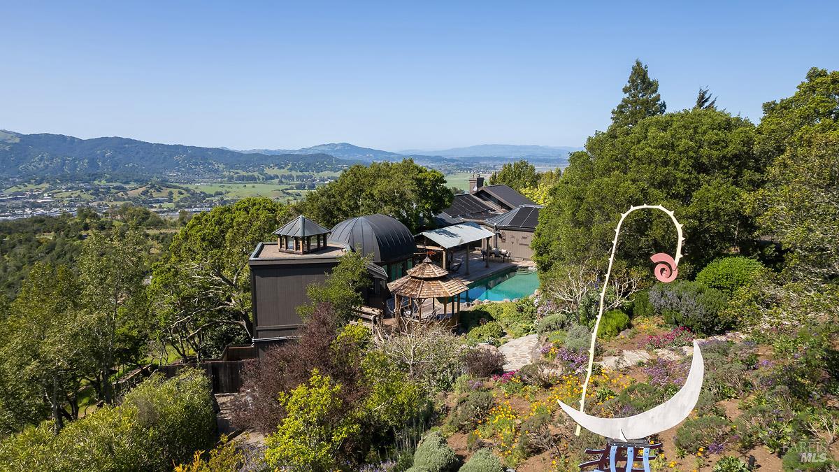 1100 Bayhills Drive