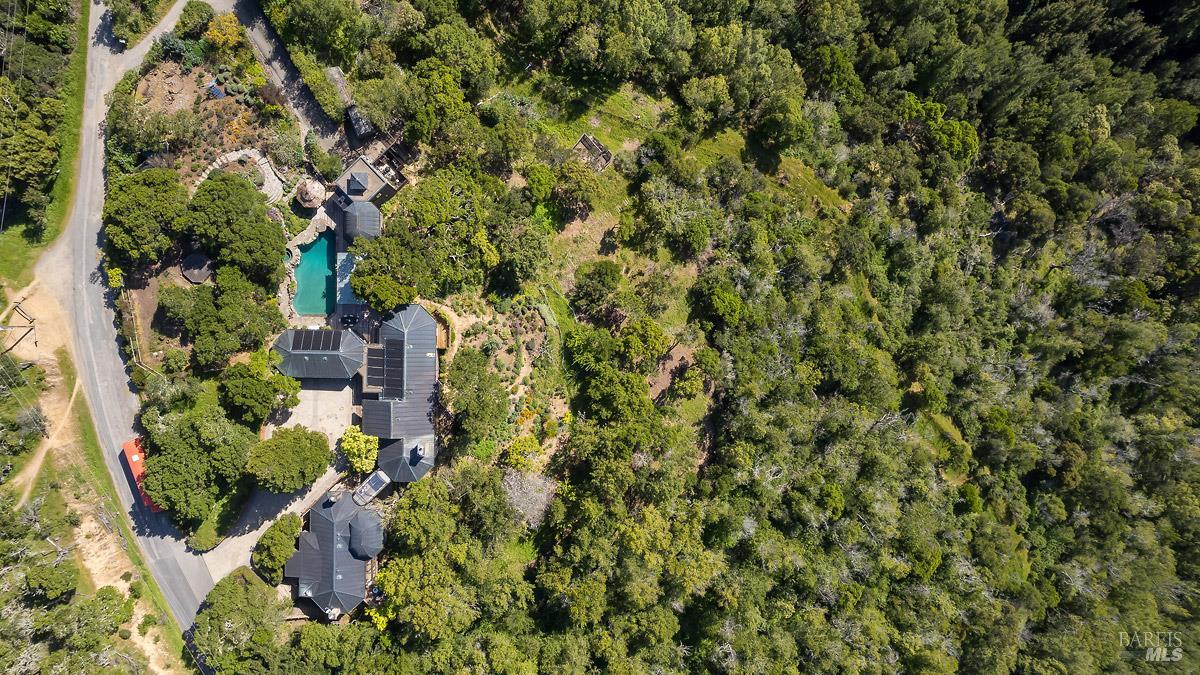 1100 Bayhills Drive