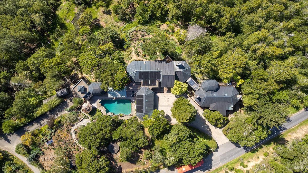 1100 Bayhills Drive