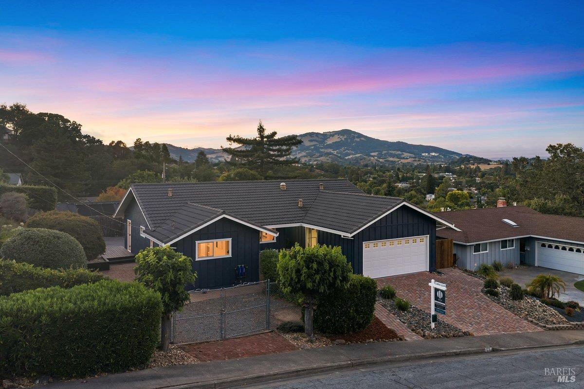 81 Drakewood Lane