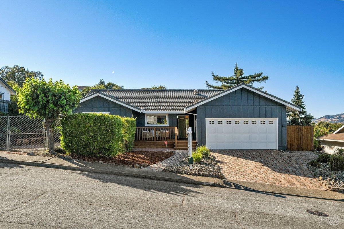 81 Drakewood Lane
