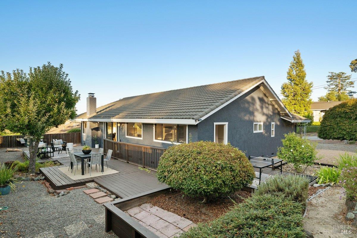 81 Drakewood Lane