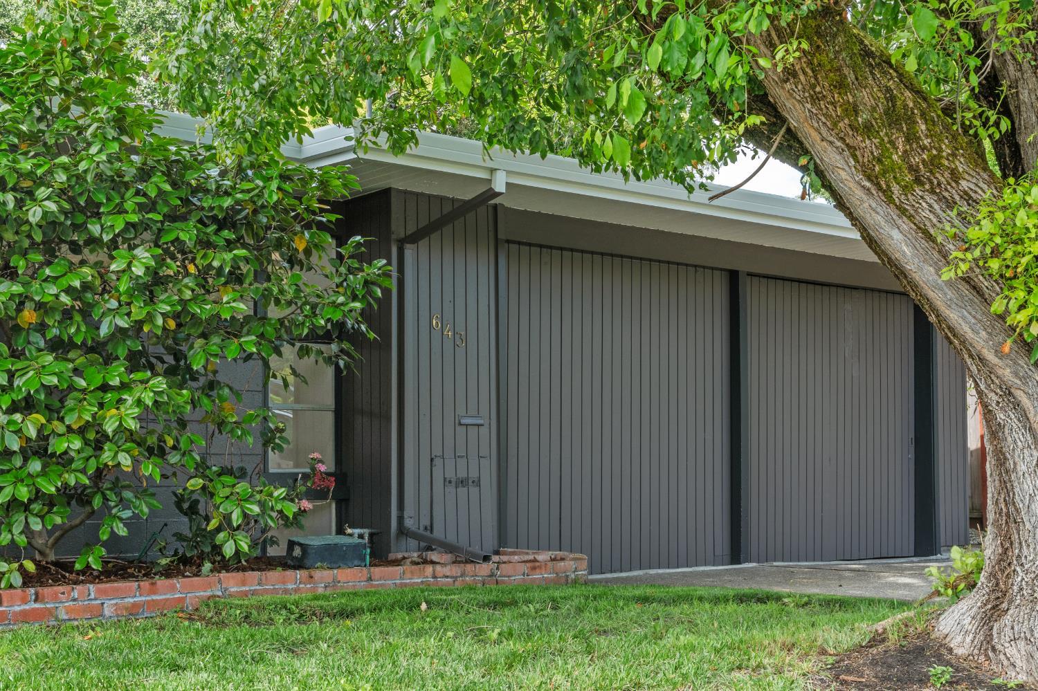 643 Wakerobin Lane